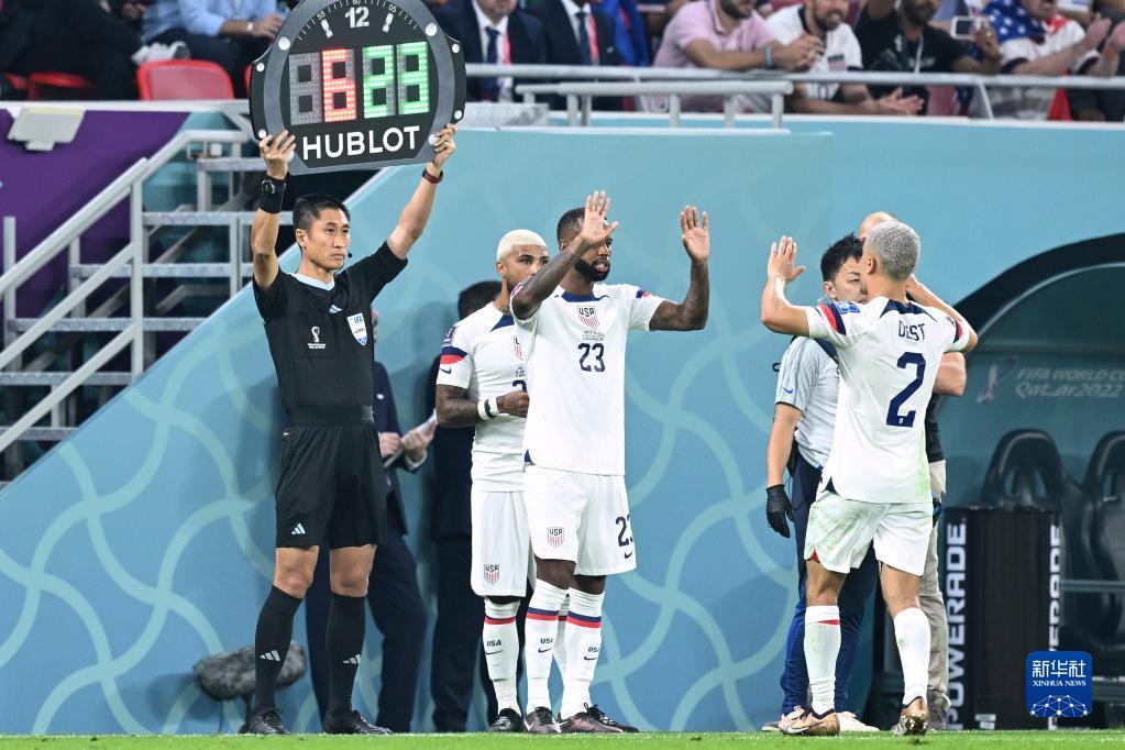  莱切青年才俊闪耀赛场斩获关键球  